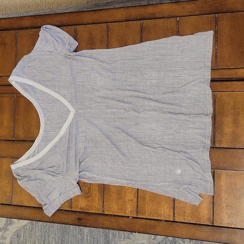 Lululemon, Women's Medium, Grey Shirt